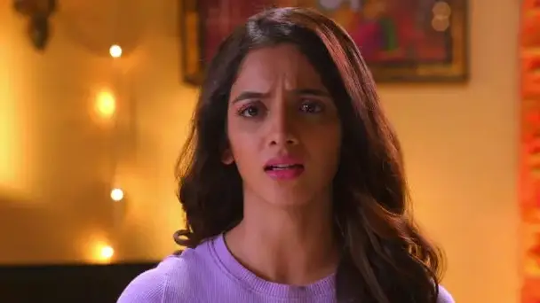 Manya sneaks her family in