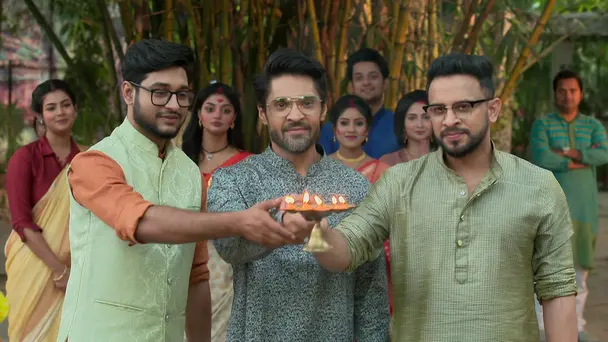 The Singharoy Family Unites