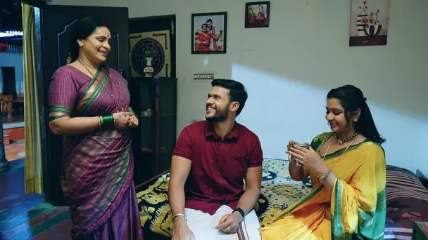 Charu Falls into Manyatha's Trap