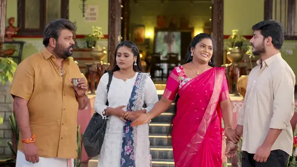 Watch Illu Illalu Pillalu S1 E301 - Prema and Narmada Seek Truth on ...