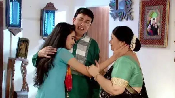 Meetha family shares an emotional moment