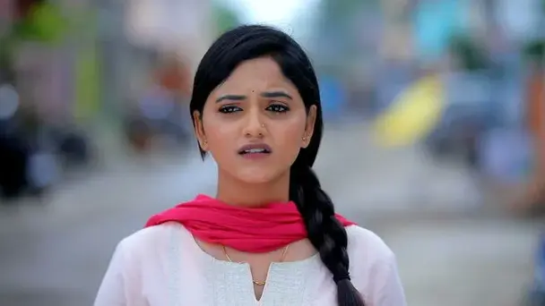 Kayal goes to meet Surya