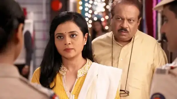 Cops arrive at Meenakshi's home