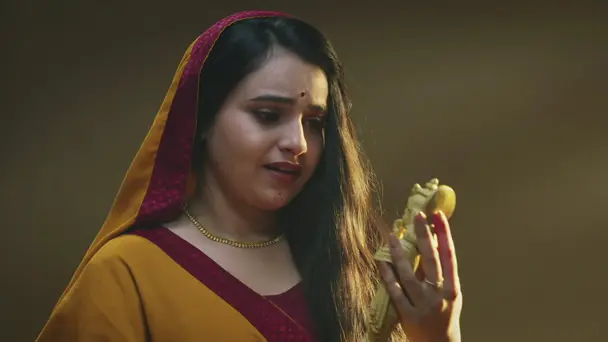 Gangasati Protects Krishna's Idol