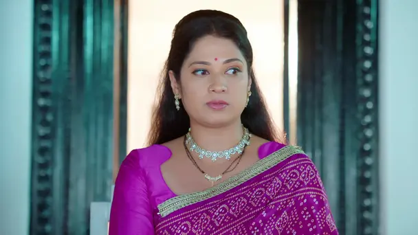 Radhika Demands Swati's Apology