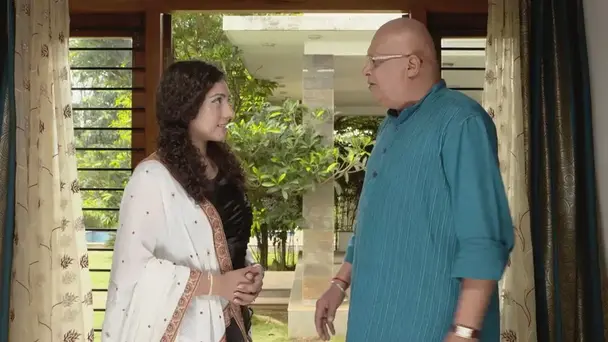 Devayani's weird behaviour irks Chalapati