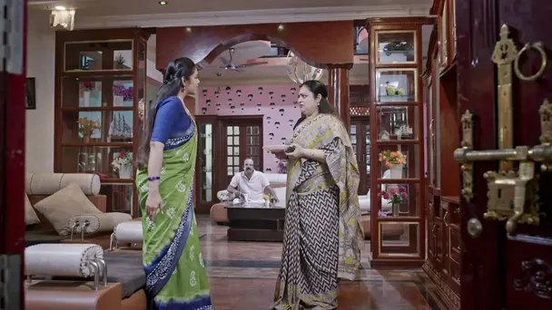 Chandramathi Turns on Revathy