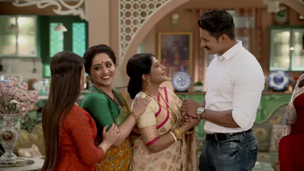 A Happy Reunion for the Lahiris