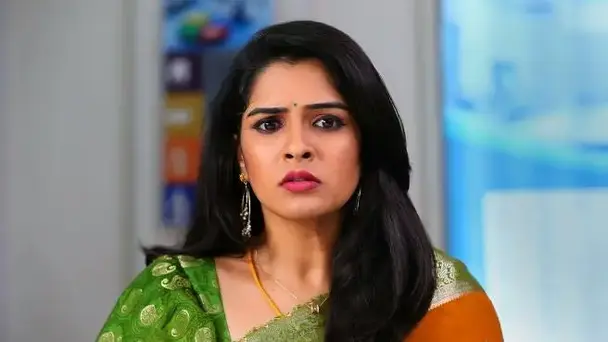 Gayathri gets a threatening message