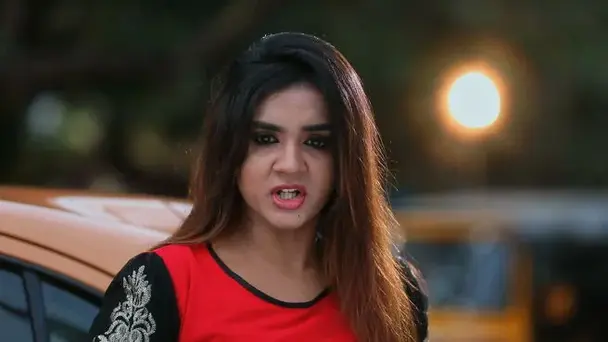 Samyuktha plans to kill Chandra