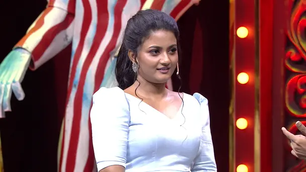 Team Siragadikka Aasai Takes the Stage