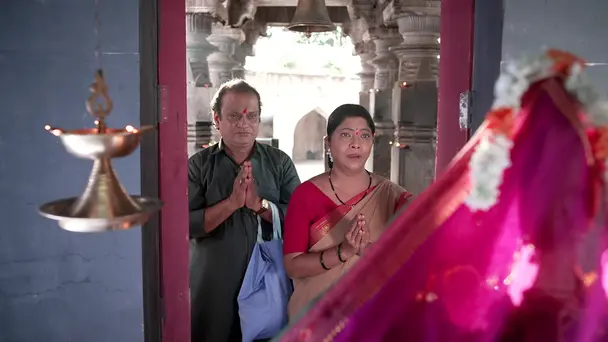 Adhiraj's Parents Visit Temple