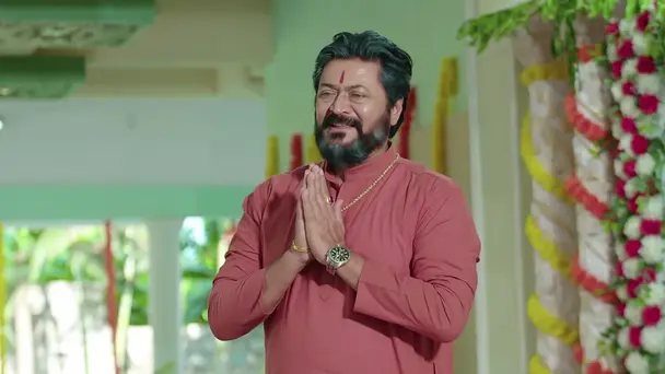 Devaraju Organises the Festivities