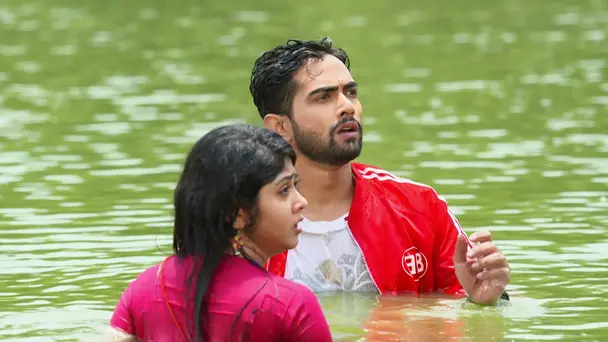 Tiya, Raju Cross Paths