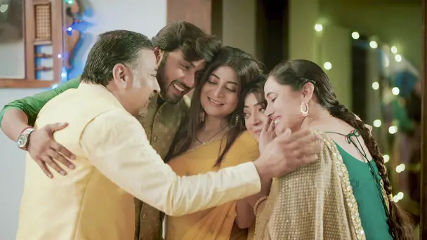 Akash Surprises Mitti