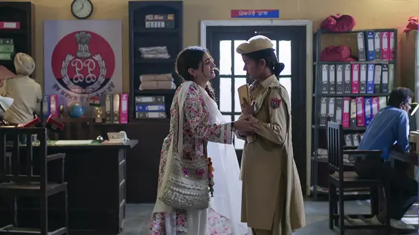 Heer Meets Nawab at Police Station