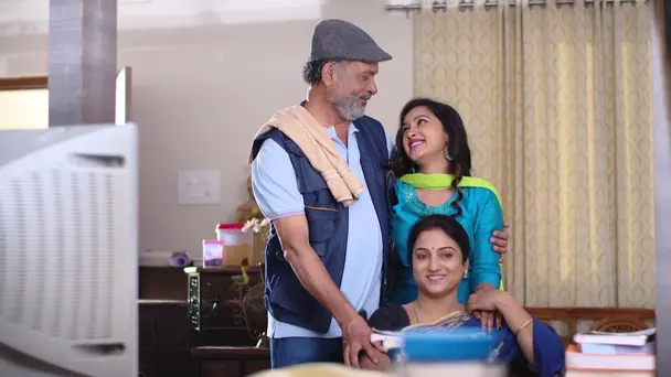 Kasthuri Encourages Rajni