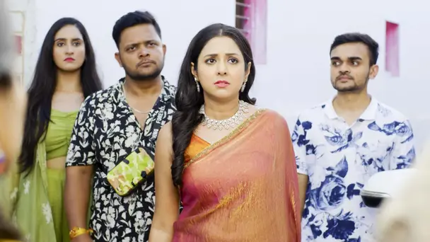 Anushree Faces a Mishap