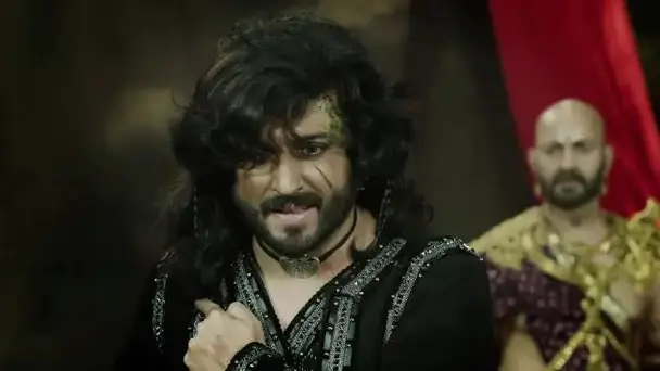 Aakesh to steal the Naagmani!