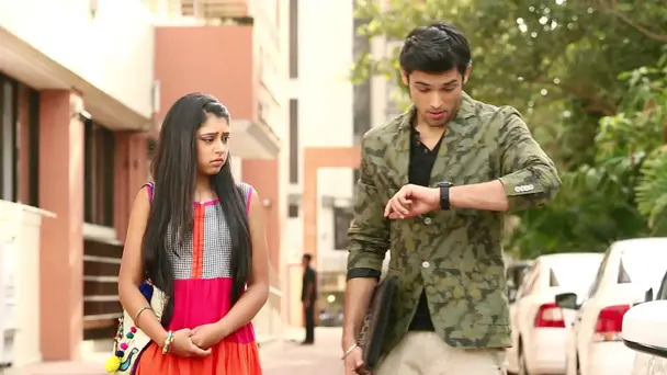 Nandini, Manik's spot girl?