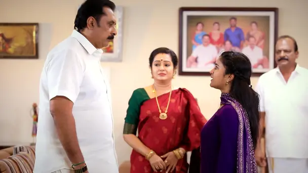 Raji Takes Her Parents' Blessings