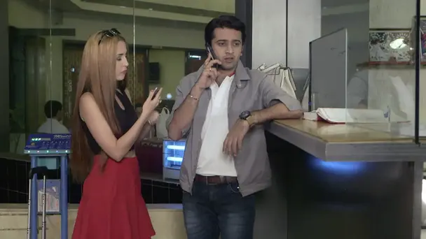 Sarjerao and Jenny leave for Pune