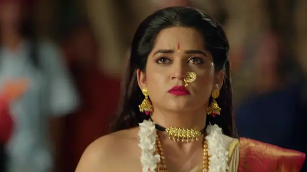 Sati Confronts Raja Daksh