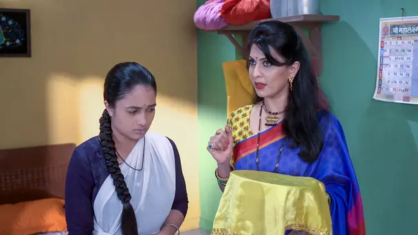 Shalini Troubles Gauri