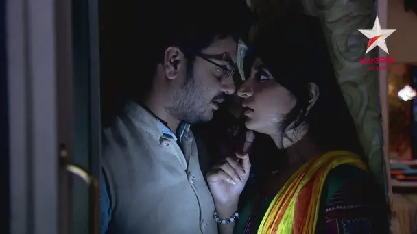 Rahul comforts Nandini