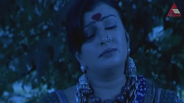 Chinnu escapes from Heera's hold