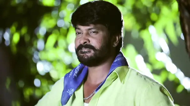 Bhaskar Deceives Velraj