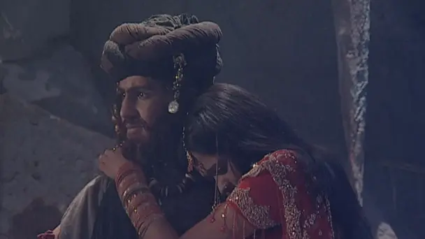 Prithviraj-Sanyogita in a Cave