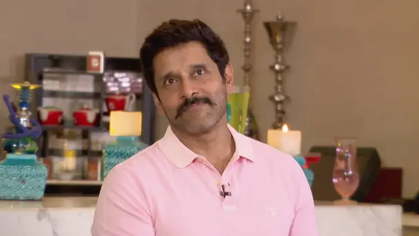 Vikram, Tamannaah Get Candid