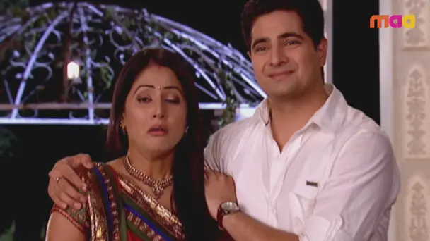 Karthik rescues Akshara