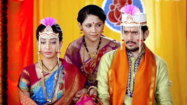 Vilas, Radha Get Married!