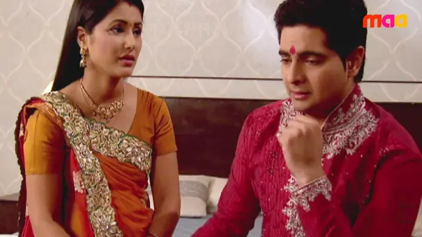 Akshara Consoles the Family