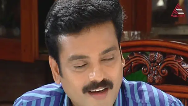 Arjun gifts Amrutha a saree