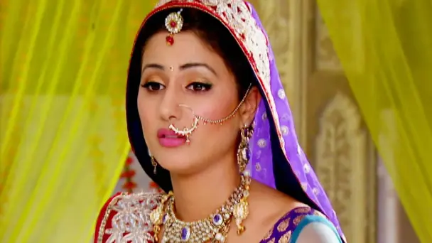 Akshara Leaves Tinku with Karthik