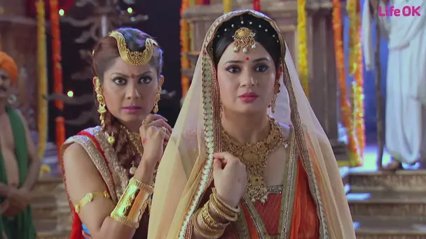 Sati apologises to her father