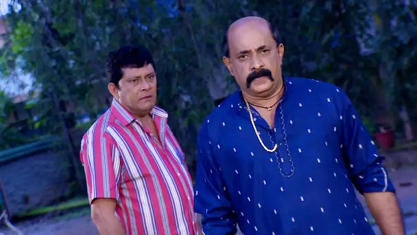 Kunju Shekharan Plans Murder