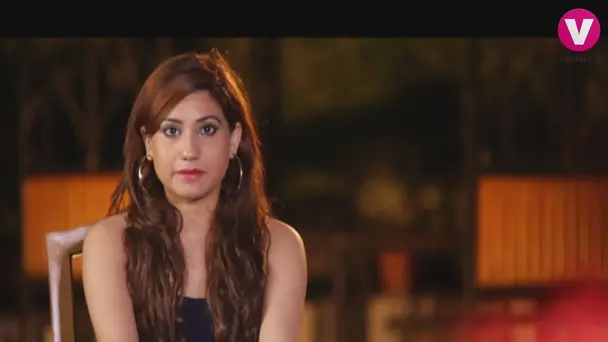 Model dates bus conductor