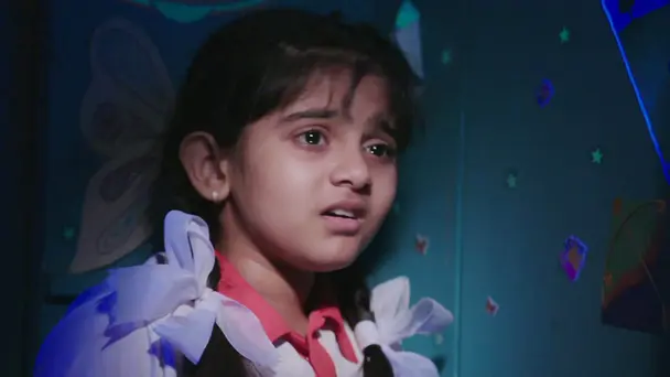 Avni Locks Herself!