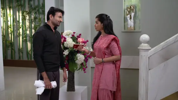 Unmesh's Surprise for Sayali