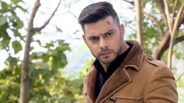 Vidyut Catches Avni, Mishti