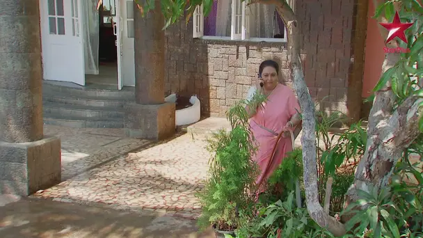 Astha tries to impress Shlok