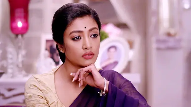 Gayatri Offers to Help Arun