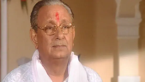Dadaji Brings Aarti Home!