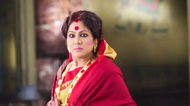 Ammaji Spots Surjo, Debi