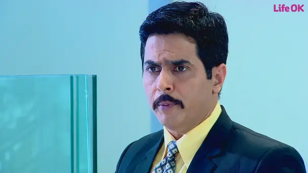 SuperCops try to save aircraft