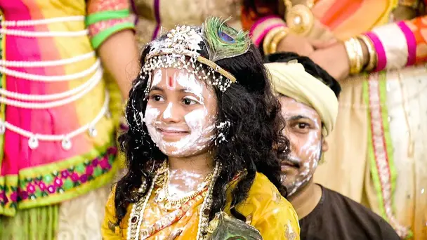 Matka Phod Contest In Vrindavan